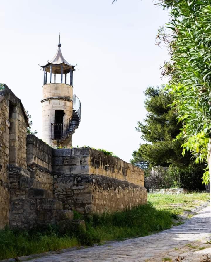 Location Gite En Provence Beaucaire  Exterior photo