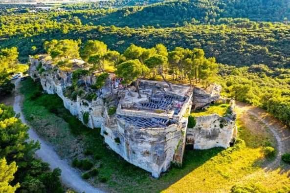 Location Gite En Provence Beaucaire  Exterior photo